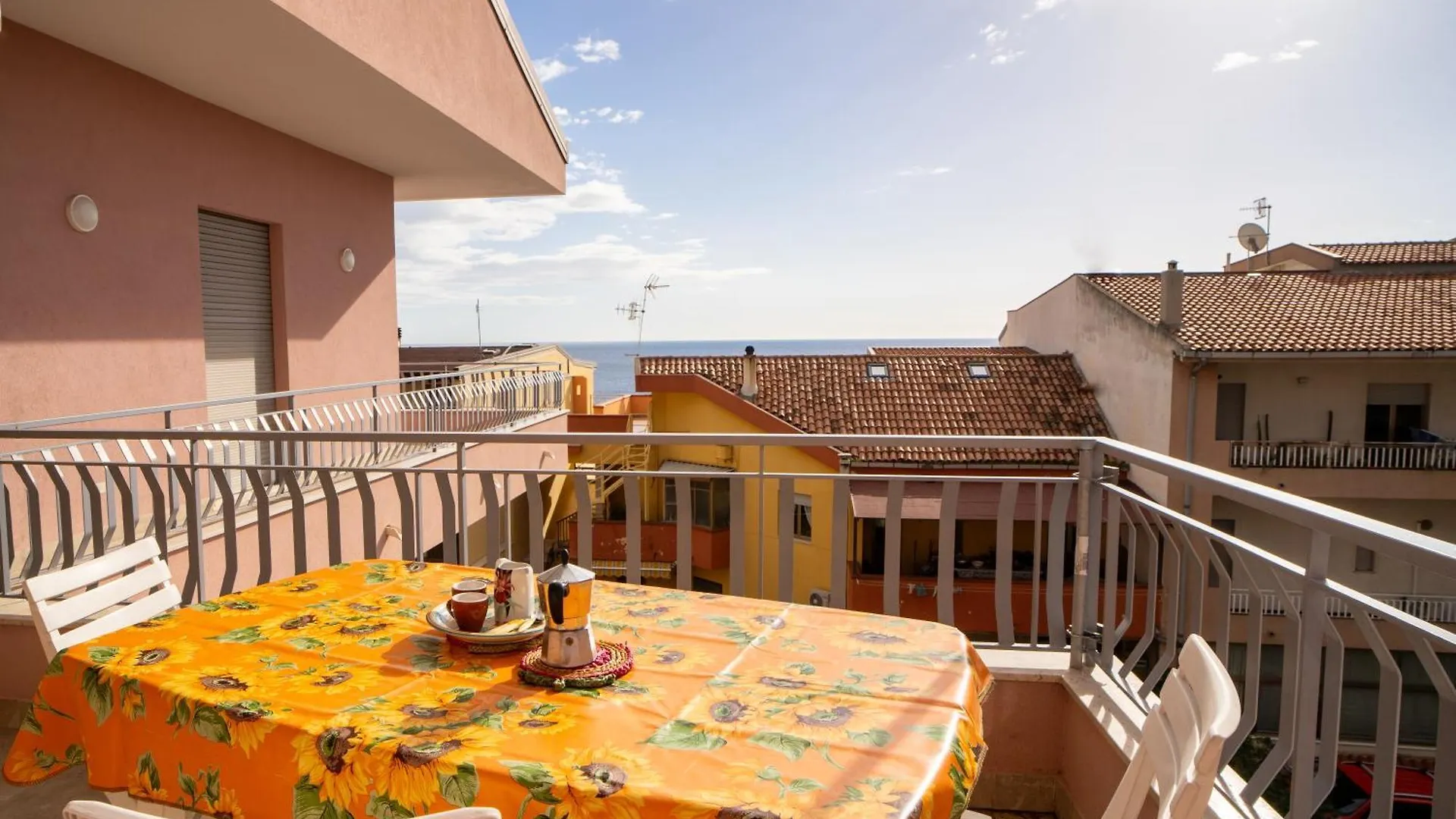 Goodmorning Home Santa Teresa Di Riva Italy